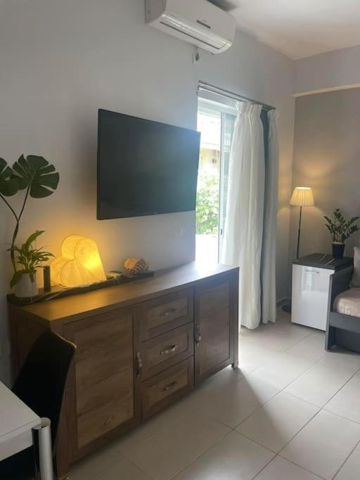 Studio In The Center, 2 Mins From The Beach ลูตรากี ภายนอก รูปภาพ